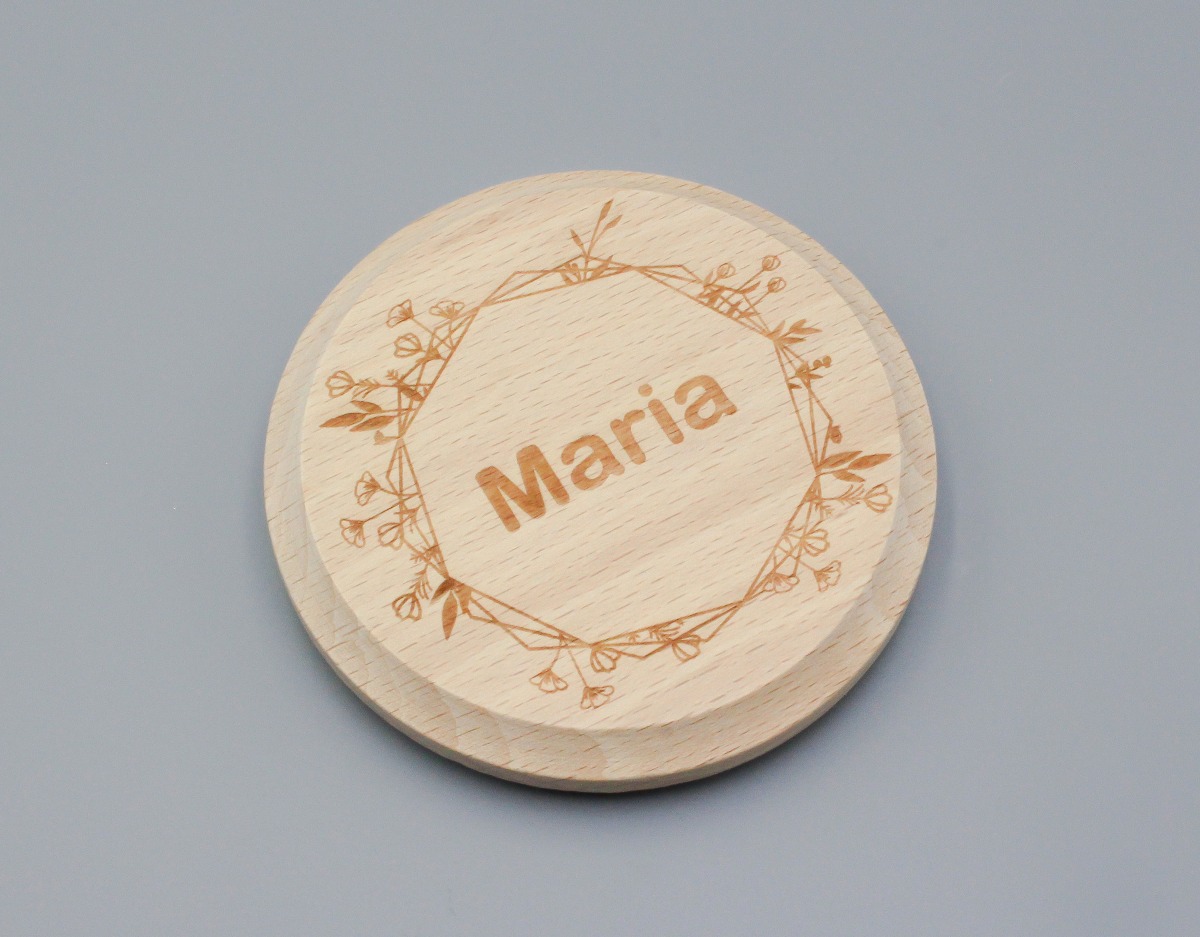 Bierdeckel mit Wunschname in floralem Design