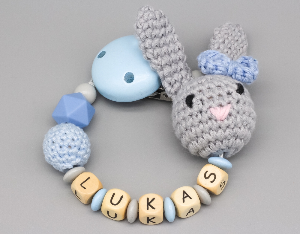 Schnullerkette mit Häkelhase und Namen