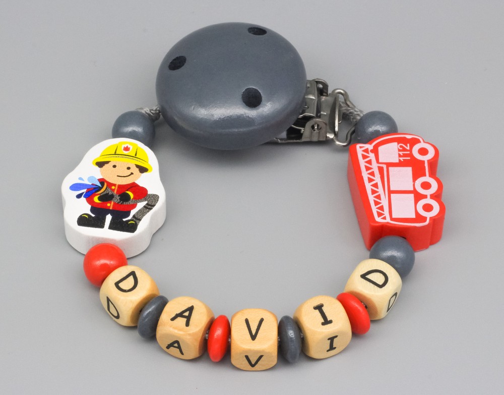Schnullerkette mit Feuerwehrauto und Feuerwehrmann und Namen