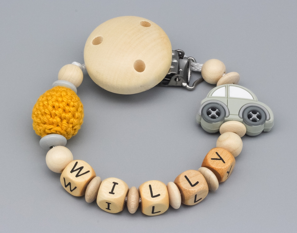 Schnullerkette mit Silikonauto und Häkelperle und Namen