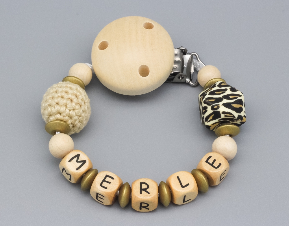 Schnullerkette Leoperle und Häkelperle und Namen