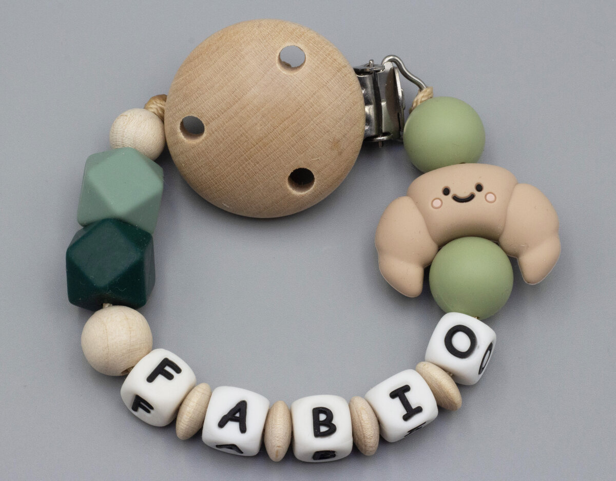 Schullerkette mit Wunschnamen und Croissant in grün Bild 1