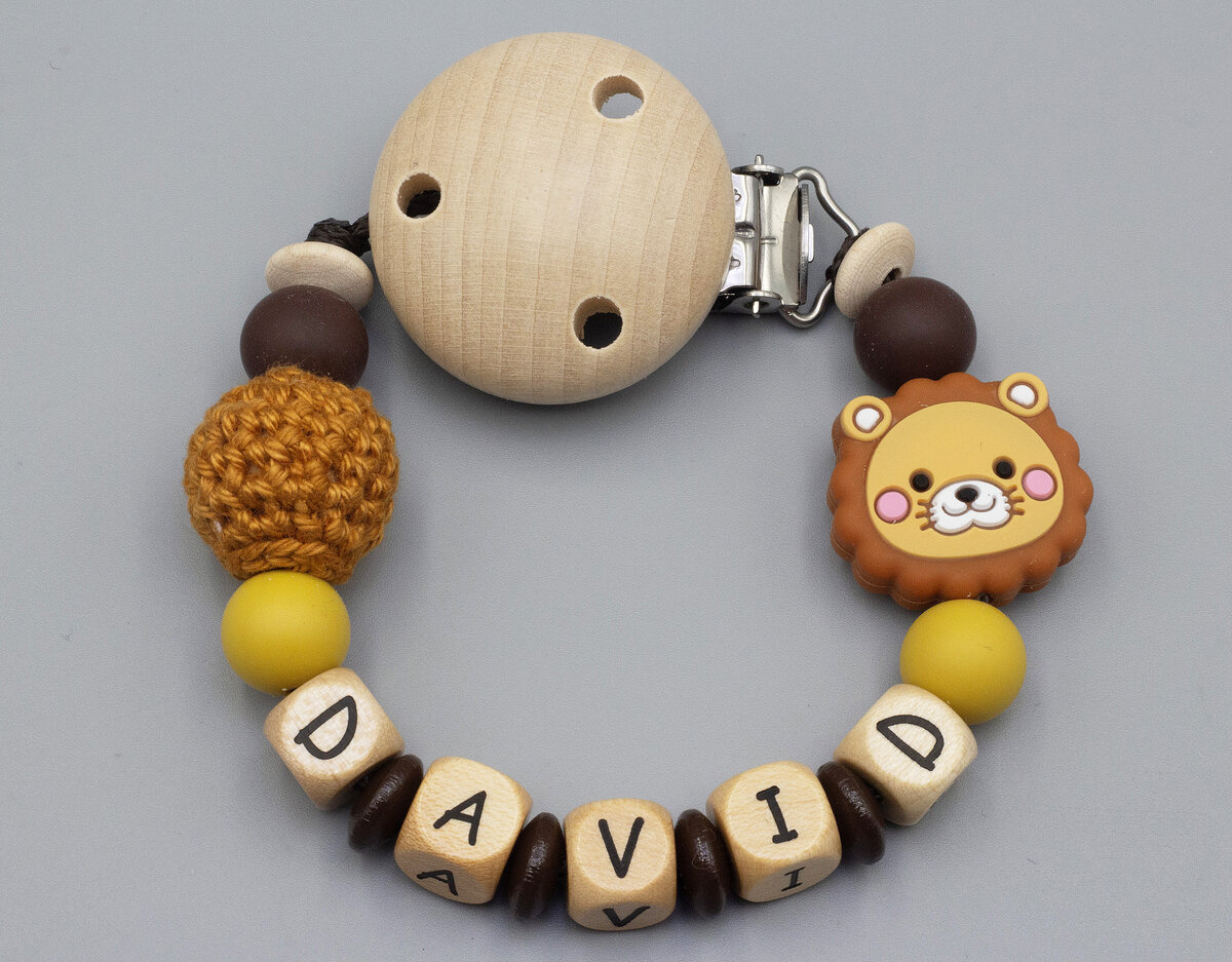 Schnullerkette mit Löwe und Häkelperle Bild 1