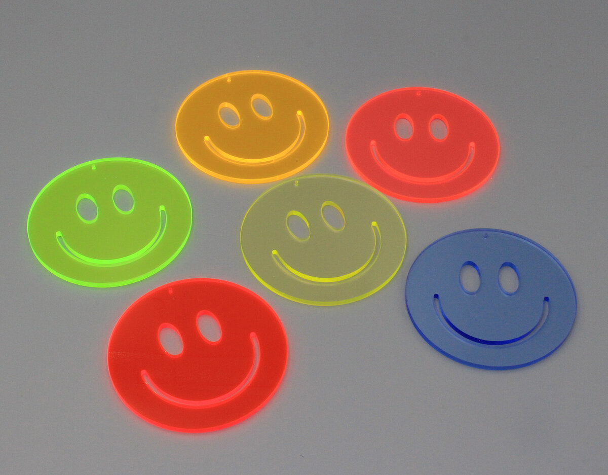 Sonnenfänger lächelnde Gesichter Bild 1