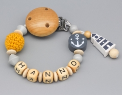 Schnullerkette mit Anker, Leuchtturm und Häkelperle und Namen