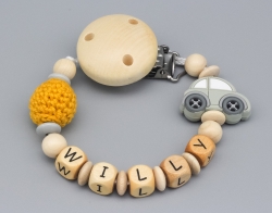 Schnullerkette mit Silikonauto und Häkelperle und Namen