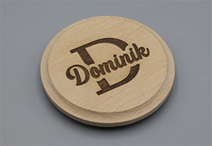Bierdeckel / Glasdeckel m. Wunschname u. Monogramm aus Buchenholz