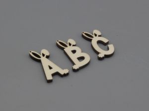 Geschenkanhänger Ostern Buchstabe Monogramm aus Pappelsperrholz