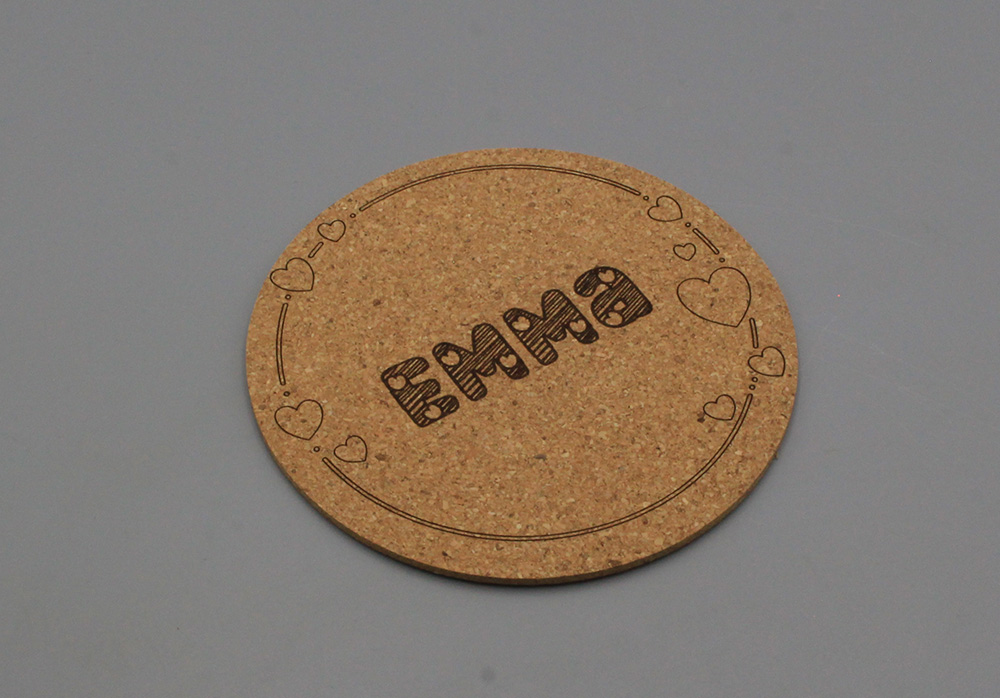 Untersetzer aus Kork mit Wunschgravur (Herzschrift)