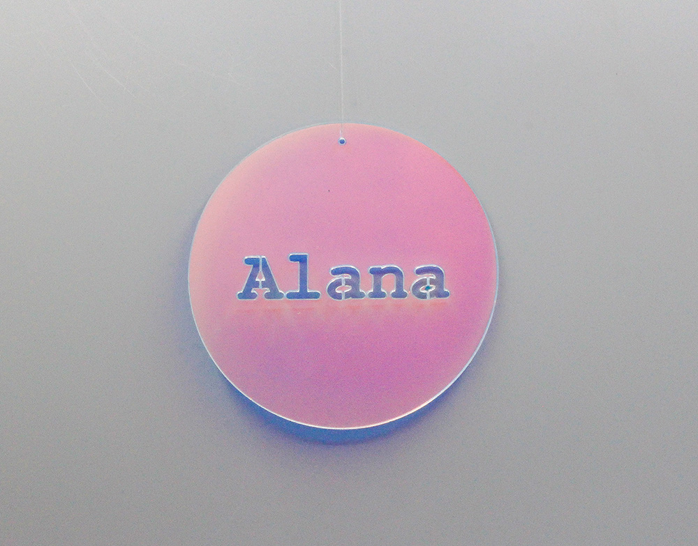Sonnenfänger mit Wunschname / personalisiert aus Acry mit Regenbogeneffektl
