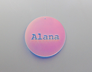 Sonnenfänger mit Wunschname / personalisiert aus Acry mit Regenbogeneffektl